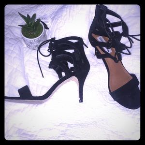 Steve Madden Lace Up sandals 8